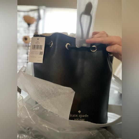 Kate Spade Black Bucket Bag with coin pouch NWT. - Picture 7 of 10